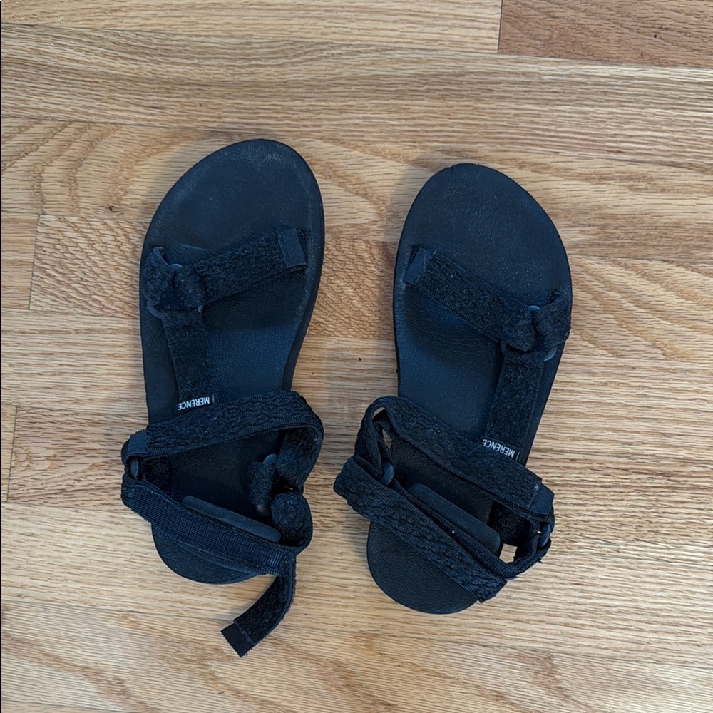 Women’s Black Sandals